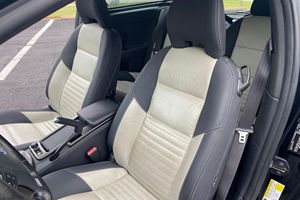 รถยนต์มือสอง ปี 2010 วอลโว่ C30 T5 R-DESIGN พวงมาลัยซ้าย/ขวา - Product Image 2