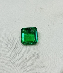 11X11MM พลอยรูปแปดเหลี่ยมขนาด6.11 CTS ทรงแปดเหลี่ยมเจียระไนจากห้องแล็บสีมรกตโคลอมเบีย - Product Image 1