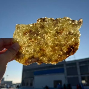 Irisan Mika Emas Alami Tidak Beraturan Berkilau Spesimen Mineral Muscovite Emas Tipis untuk Dekorasi Rumah & Pembuatan Perhiasan - Product Image 5