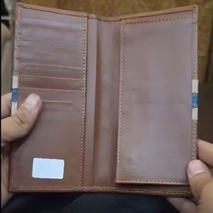 Cartera Larga de Cuero Premium para Hombre, Delgada, Bifold, con Funda para Chequera, Tarjetero Múltiple, Elegante Organizador de Documentos de Viaje, Negra - Product Image 4
