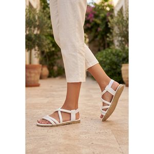 Sandalias Casuales Blancas con Tiras Cruzadas para Mujer, Pantuflas Ligeras y Transpirables con Punta Abierta, Plantilla de PVC/PU, Diseño Plano y Moderno - Product Image 2