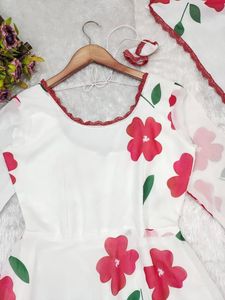 Prepárate para bailar durante la temporada con nuestro traje más cómodo que te hace querer girar - Product Image 5