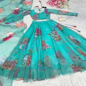 Dernier Designer Organza Soie Floral Imprimé Travail Lehenga Choli Par FabZone - Product Image 2