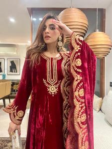 Dernier modèle de costume Salwar de haute qualité en velours brodé avec des sequins, style pakistanais, sari avec kameez pour adultes - Product Image 3