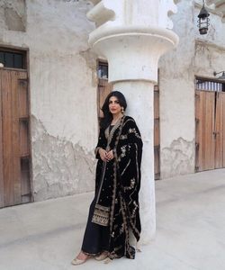 Costume décontracté pour femmes musulmanes, couture, boutique, mode pakistanaise, tenue de soirée, robe trois pièces pour l'Aïd, mariage, Ramadan, collection - Product Image 1