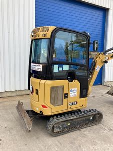 รถขุดขนาดเล็ก 1.8 ตัน ยี่ห้อแคตเตอร์พิลลาร์ รุ่น CAT 301.8 รถขุดขนาดกะทัดรัด เครื่องยนต์ดีเซล ระบบไฮดรอลิกแบบตรวจจับแรงโหลด สำหรับงานก่อสร้าง - Product Image 3
