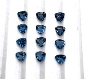 พลอยโทแพซสีน้ำเงินลอนดอนทรงทริลเลียนแบบธรรมชาติ ขนาด 4 มม. น้ำหนัก 5 กะรัต สำหรับทำเครื่องประดับ - Product Image 2