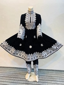 Vestido Afgano en Color Negro, Ropa Afgana Hecha a Mano con Bordado Charma en Color Blanco, Bordado en el Vestido 2023 - Product Image 3