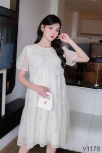 Cómodo vestido de maternidad V1178 duradero y no decolorado hecho de gasa de seda bordada suave con diseño recto - Product Image 5