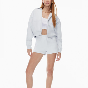 Sweat à capuche en polaire de coton double couche de style streetwear d'hiver pour femmes, haut court zippé avec logo personnalisé sur le col à capuche avant - Product Image 4