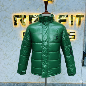 Chaqueta acolchada negra para hombre, fabricante profesional de moda, chaquetas de nailon de poliéster para hombre, chaquetas acolchadas para hombre de calle alta - Product Image 4