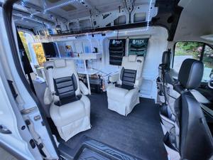 LUXURY RIDE 2022 E-Transit 350 Conversión a Camper, con Tienda de Campaña en el Techo - Product Image 6