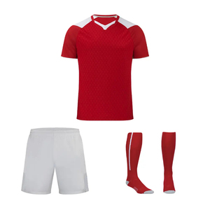 Ensemble de maillot de football personnalisé en sublimation bleu clair, respirant et à séchage rapide, uniforme d'équipe de football avec short et chaussettes noirs pour hommes - Product Image 6