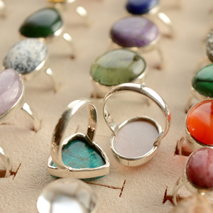 Vente en gros de bagues fines en argent sterling 925 fabriquées à la main avec cabochon de pierres précieuses naturelles - Product Image 5