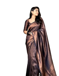 Magnifique jacquard Rich Pallu travaillé sur tout le sari Dernier créateur de vêtements indiens et pakistanais - Product Image 1