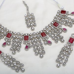 Conjunto de Collar chapado en plata con CZ y piedras de rubí Hermosos pendientes Bindi para bodas Fiestas con piedra principal de circón - Product Image 1