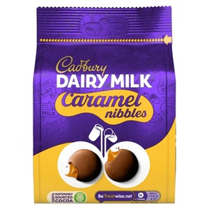 Sachet de chocolats Cadbury Dairy Milk Caramel Nibbles - 85g (Lot de 10) - Product Image 3