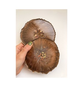 Ensemble de dessous-de-verre en résine faits à la main pour la décoration de la maison, fabriqués avec un matériau durable, adaptés aux cadeaux - Product Image 6