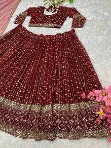 DISEÑADOR PAKISTANI INDIO TRADICIONAL LEHENGA CHOLI CONJUNTO EN GEORGETTE DE IMITACIÓN CON BORDADO PESADO SECUENCIA TRABAJO ROPA DE BODA - Product Image 3