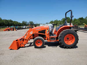 Tracteur Kubota BX25D d'occasion à prix d'usine avec tondeuse et chargeur frontal et arrière, vente de machines Fairy propres - Composants principaux inclus - Product Image 3