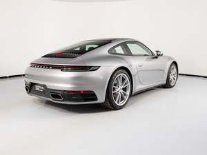 OCCASION 2024 pour 911 Carrera Coupé Volant à Gauche Propulsion Arrière Automatique Intérieur Cuir Foncé Pneus R20 Toit Ouvrant - Product Image 4