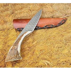 Couteau de chasse en acier à haute teneur en carbone fait à la main avec poignée en corne Support OEM personnalisable avec gaine. - Product Image 4