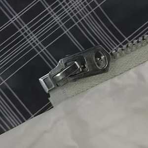 Vêtement de sport décontracté pour homme en gros, veste coupe-vent bomber avec fermeture éclair enduite, col montant fin - Product Image 5