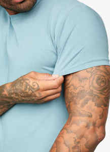 Vêtements de sport pour hommes Chemise et short de sport décontracté de couleur unie Ensemble jumeau 2 pièces avec logo Ensemble vierge - Product Image 4