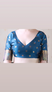 Saree en soie douce Banarasi Jaal bleu denim orné d'un tissage Zari et Meenakari doré parfait pour les mariages et les événements festifs - Product Image 6