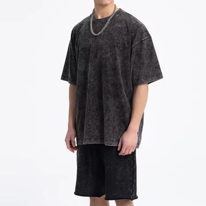 Conjunto de pantalones cortos de dos piezas con logotipo personalizado, camiseta y pantalones cortos de manga corta de algodón 100%, conjunto de pantalones cortos con lavado ácido para hombre - Product Image 2