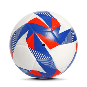 Ballon de football d'entraînement durable taille 4 avec surface en PU pour les enfants ou les jeunes, utilisation en club, en matchs de pratique récréatifs ou scolaires - Product Image 2
