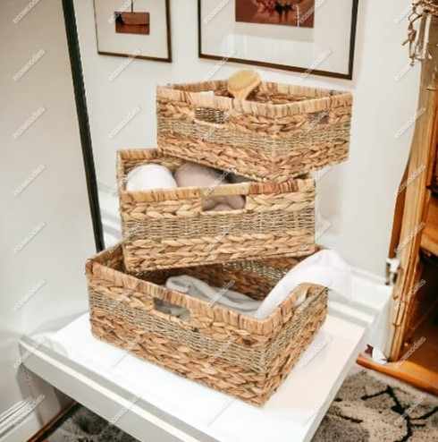 Wholesale Water Hyacinth Napkin Holder Handmade Kitchen Storage Organizer Basket With Handle for Countertops Dining Tables