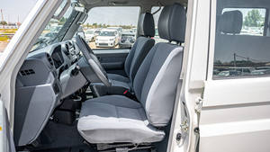 Toyota Land Cruiser lc76 4.5L D 2022 d'occasion propre - Product Image 2