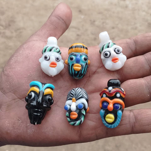 Cuentas de Vidrio Hechas a Medida para Colgantes en la Fabricación de Joyas y Accesorios de Moda Artística Hechos en India - Product Image 1