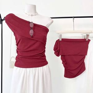 Conjunto Elegante de Alta Calidad para Mujer, Top de Un Hombro y Falda Larga, Corte Ajustado - Product Image 5