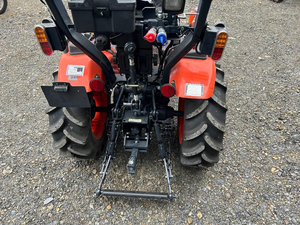   Tractor compacto Avenger 26, dirección asistida, 4x4, toma de fuerza de 2 velocidades, motor Mitsubishi de 3 cilindros, transmisión manual - Product Image 2