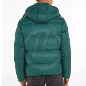 Doudoune isolée élégante pour hommes avec finition élégante Col montant Poignets élastiques Poches avant-Style High Street - Product Image 4