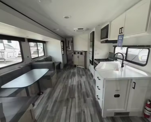 Autocaravanas y Remolques de Viaje Jayco Jay F-l--g-h-t S-l-x 334RTS Usados y Económicos, Modelos 2023, 2024 y 2025 - Product Image 5