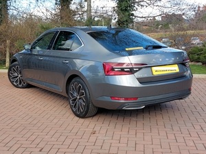 Usado LHD/RHD 2022 SKODA SUPERB - Product Image 2