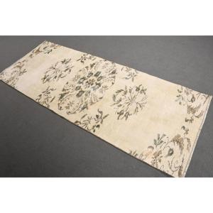 พรมวินเทจสไตล์ตุรกีลายดอกไม้สีขาว ขนาด 2.9x7.2 ฟุต ทำจากขนสัตว์ - Product Image 1
