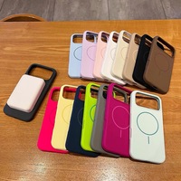 Coque de téléphone portable antichoc en silicone liquide magnétique de luxe pour iPhone 17 Pro Max avec dos souple et support de téléphone inclus