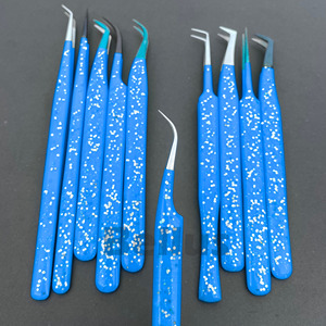 Pince à cils de conception moderne professionnelle avec finition argentée Pointe de précision en acier durable Outil d'extension de cils avec logo personnalisé - Product Image 2