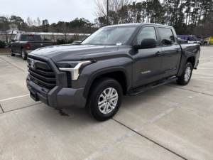 Toyota Tundra 4WD SR5 2024 Usada en Buen Estado - Product Image 3