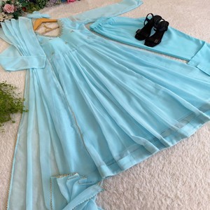 Vestido bordado Heavy Fox Georgette con espejo real y manga completa Kasab Jari Work con Dupatta y parte inferior - Product Image 2