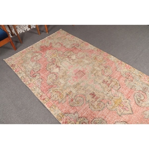 Alfombra Turca con Diseño Geométrico Vintage, Color Rosa, 4.3x7.5 pies (132x228 cm) - Product Image 2