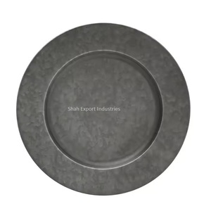 Placa de cargador de metal con borde de cuentas, Platos y platos de lujo de forma redonda gris oscuro para el hogar y el uso de vajilla de hoteles - Product Image 2