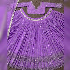 Presentación del nuevo diseñador Lehenga Choli Fancy Style Faux Georgette Sequence Work Multi Needle Work Bordado Work Zari Work - Product Image 3