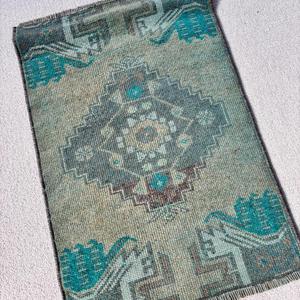 Alfombra Turca, Alfombra Vintage de 1.4x2.1 pies, Alfombra de Lana con Rayas Azules - Product Image 2