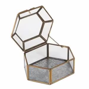 Joyero de Latón y Cristal, Organizador de Maquillaje para Tocador, Hecho a Mano, Calidad Superior, Forma Rectangular, Dorado - Product Image 5