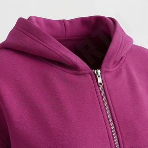 Conjunto Deportivo Informal de Dos Piezas para Mujer con Logotipo Personalizado, Top Corto y Pantalones Deportivos de Felpa, Ropa Deportiva al por Mayor - Product Image 4